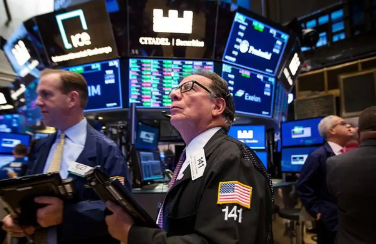 标普500指数逼近纪录高点 势创2018年以来最长月度