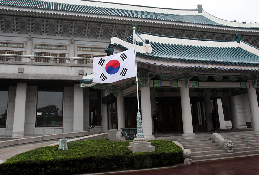 韩国政府警告外汇市场过度波动日益加剧
